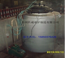 Steel wire bright well type vacuum annealing furnace